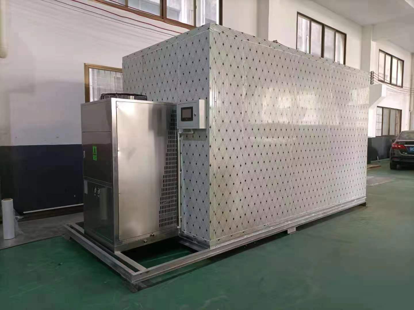 空氣能烘干機作為一種高效、環保的烘干設備