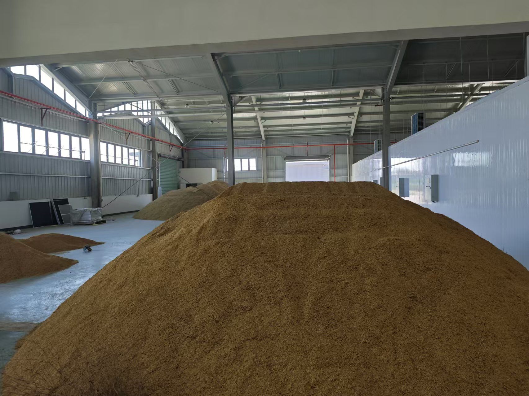 空氣能糧食變頻系列烘干機(jī)，日產(chǎn)量達(dá)300噸投入使用中